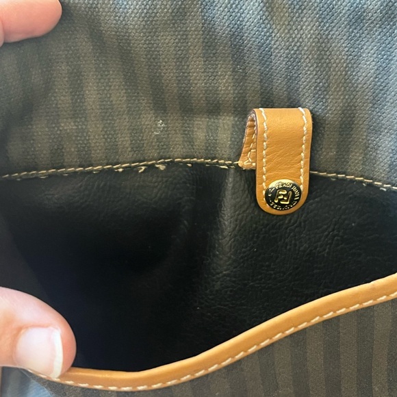 Vintage FENDI 1980s Pequin crossbody bag with tan leather trim and strap - Picture 4 of 13